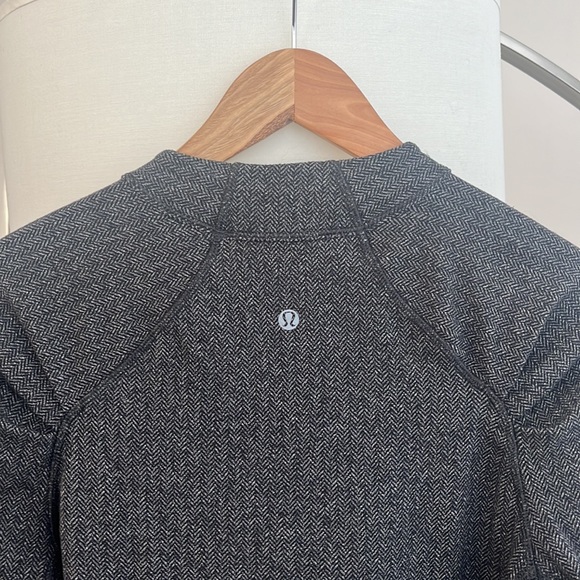 Lululemon Think Fast Long Sleeve - Picture 5 of 6